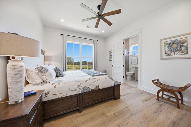 2165 County Road 250 RD, Weimar, TX 78962
