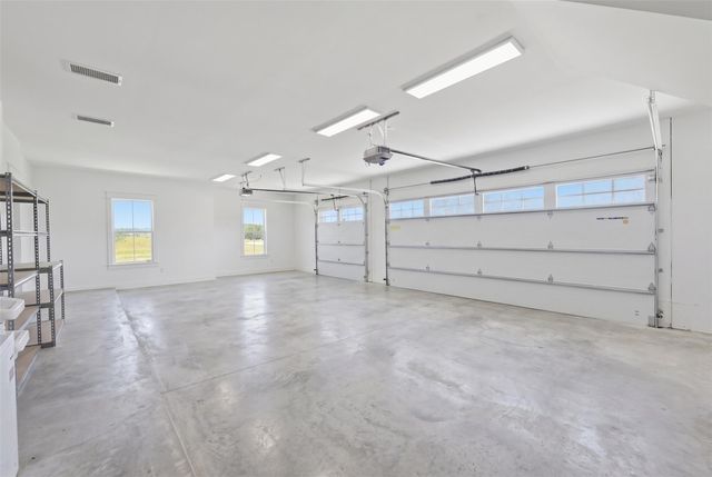 2165 County Road 250 RD, Weimar, TX 78962