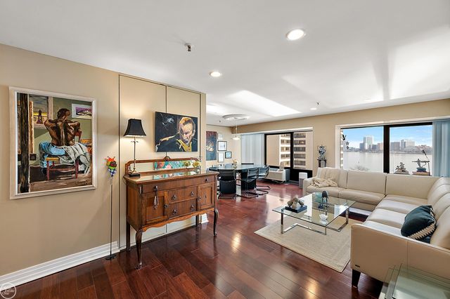 1001 W Jefferson Ave Unit 7B Avenue, Detroit, MI 48226