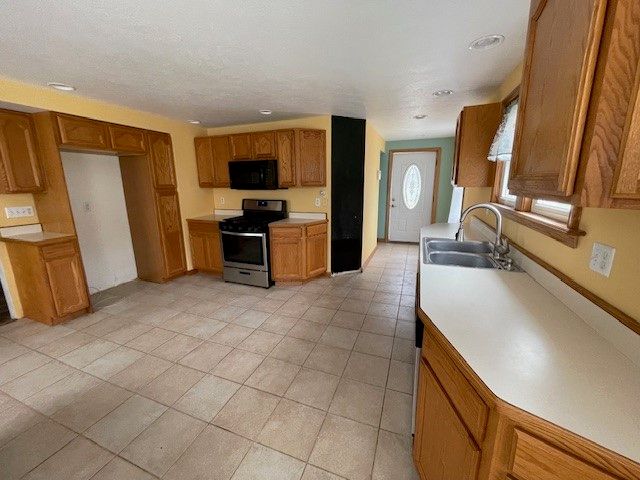 4427 S WASHINGTON Street, North East, PA 16428