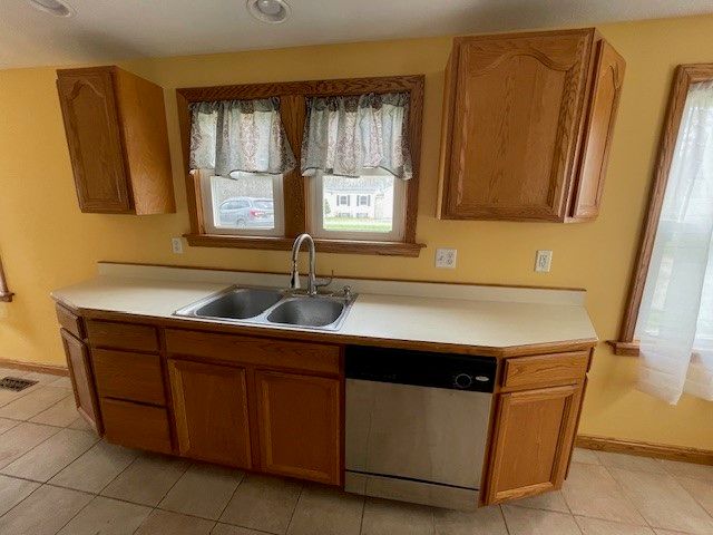 4427 S WASHINGTON Street, North East, PA 16428