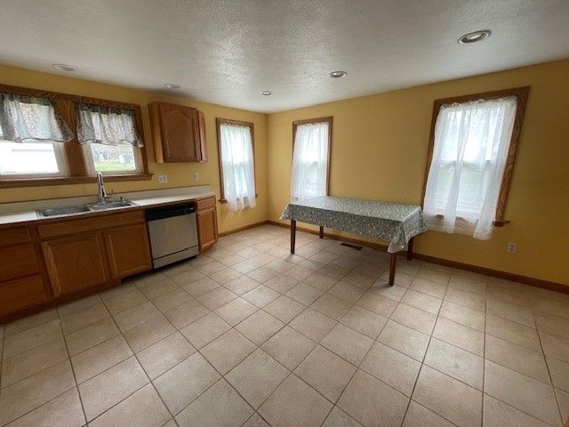 4427 S WASHINGTON Street, North East, PA 16428