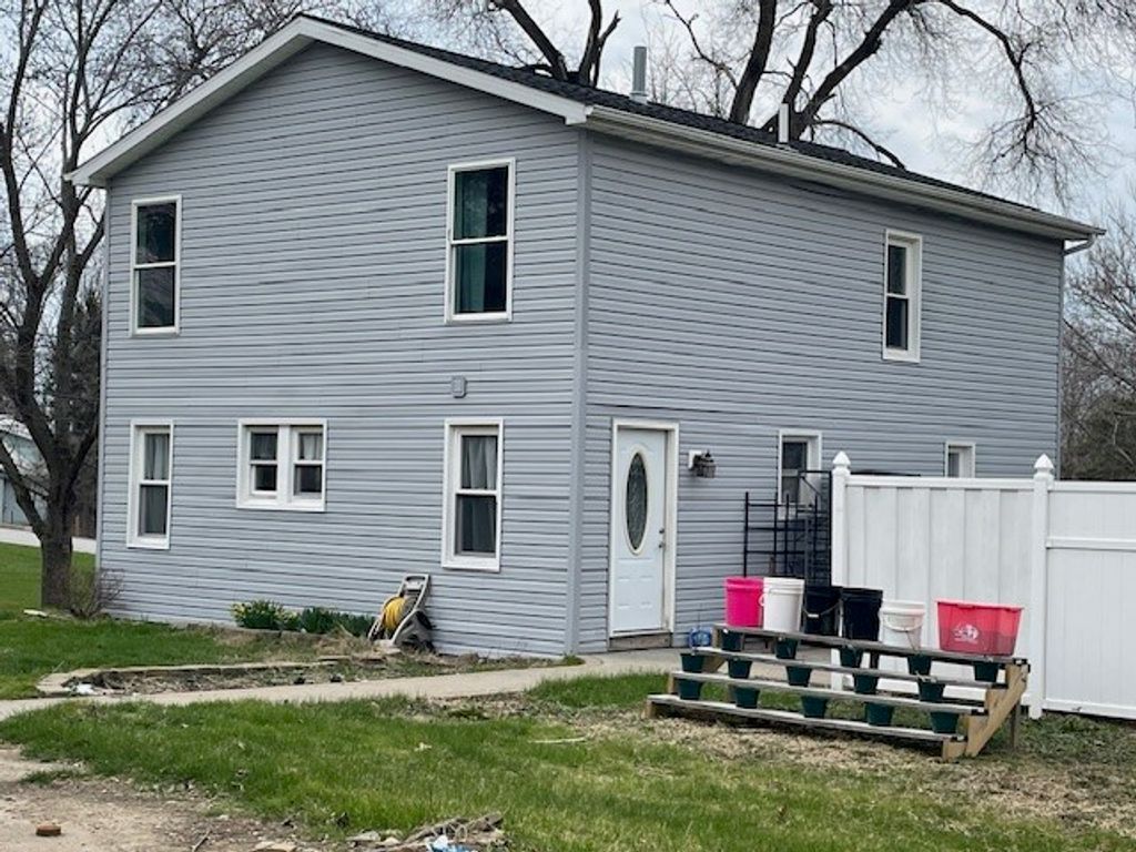 4427 S WASHINGTON Street, North East, PA 16428