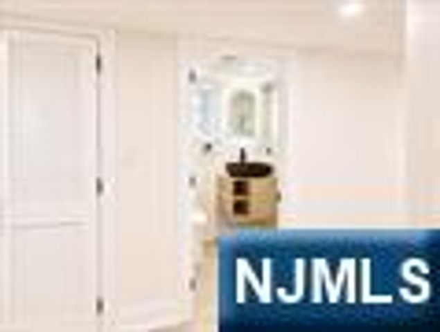 29 6th Street, North Arlington, NJ 07031