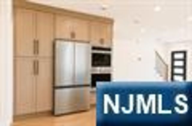 29 6th Street, North Arlington, NJ 07031
