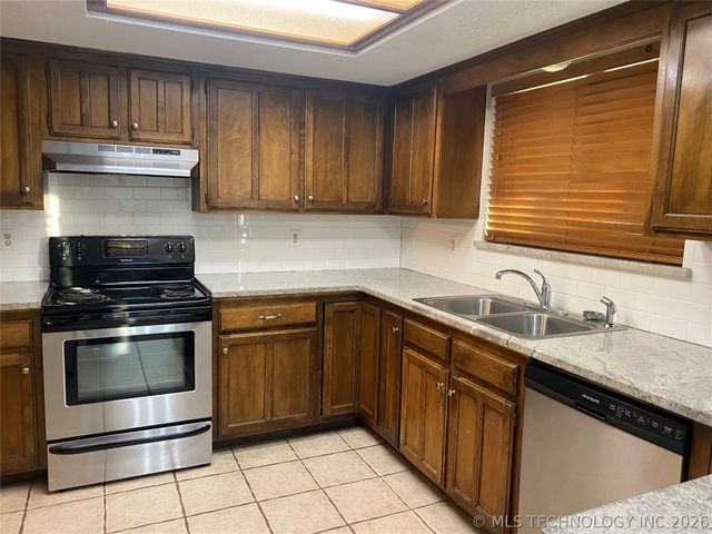 1321 W Quantico Place, Broken Arrow, OK 74011