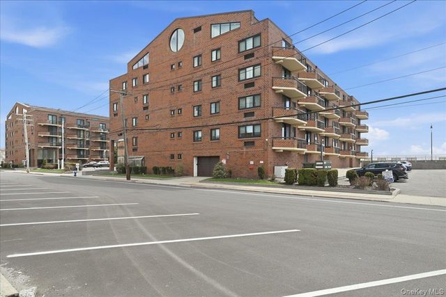 750 W Broadway 4Q, Long Beach, NY 11561