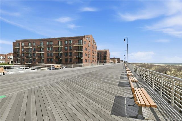 750 W Broadway 4Q, Long Beach, NY 11561