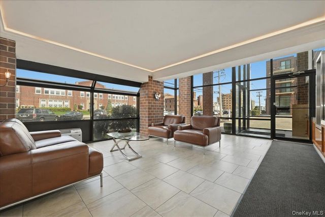 750 W Broadway 4Q, Long Beach, NY 11561