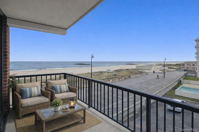 750 W Broadway 4Q, Long Beach, NY 11561
