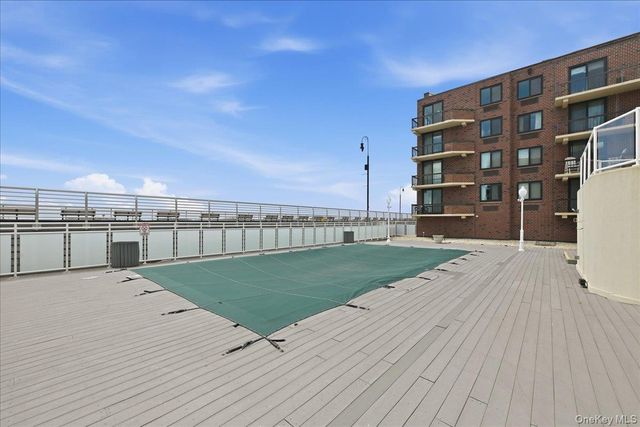 750 W Broadway 4Q, Long Beach, NY 11561