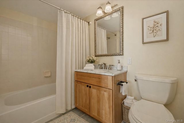 750 W Broadway 4Q, Long Beach, NY 11561