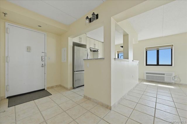 750 W Broadway 4Q, Long Beach, NY 11561