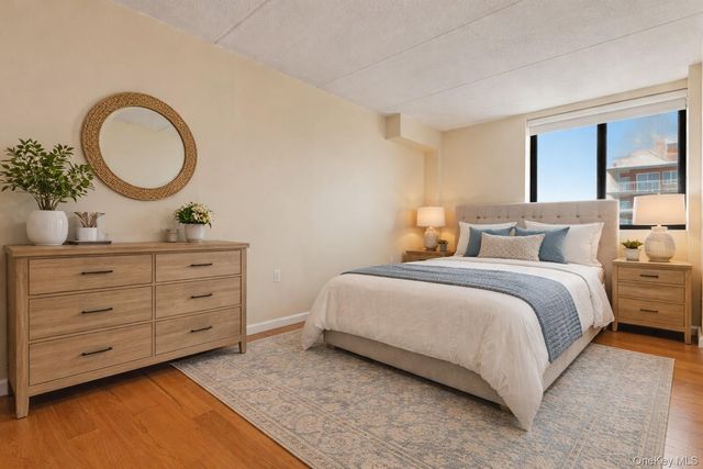 750 W Broadway 4Q, Long Beach, NY 11561