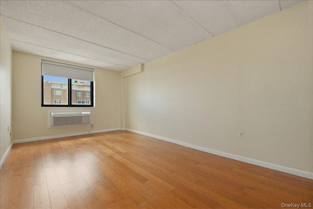 750 W Broadway 4Q, Long Beach, NY 11561