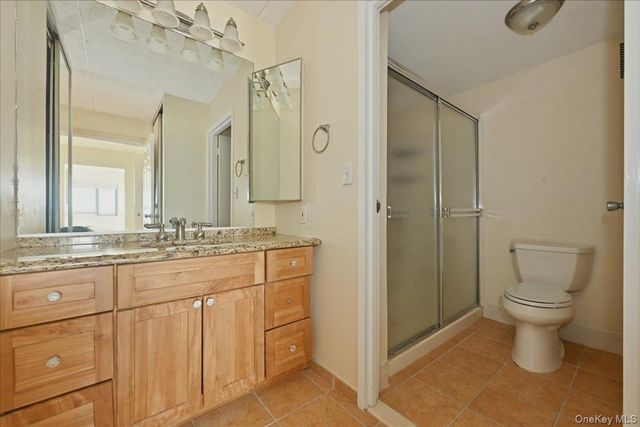 750 W Broadway 4Q, Long Beach, NY 11561