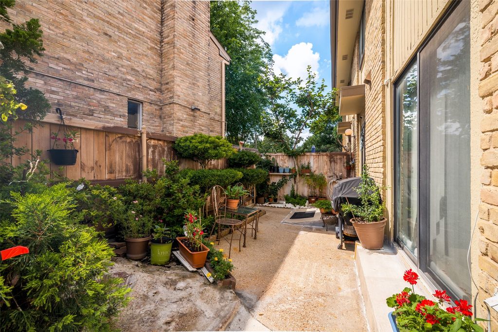 2650 Custer Parkway D, Richardson, TX 75080
