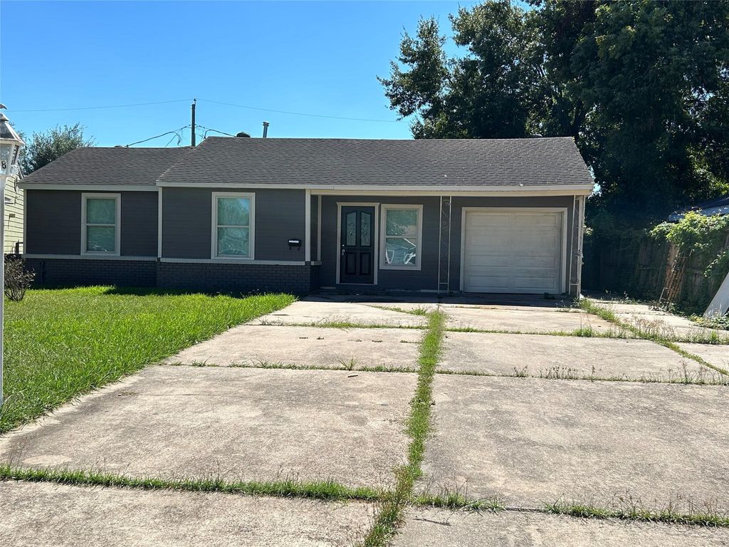1108 Redbud Circle, Pasadena, TX 77502