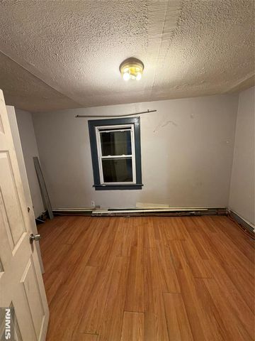 11 5th Street, Paterson, NJ 07522