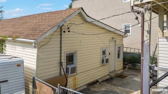 11 5th Street, Paterson, NJ 07522