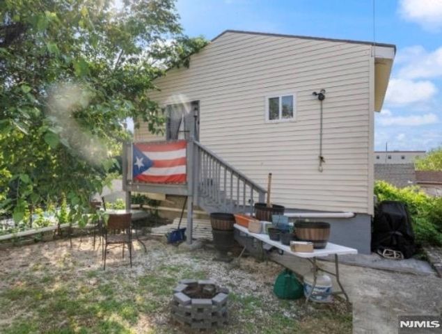11 5th Street, Paterson, NJ 07522