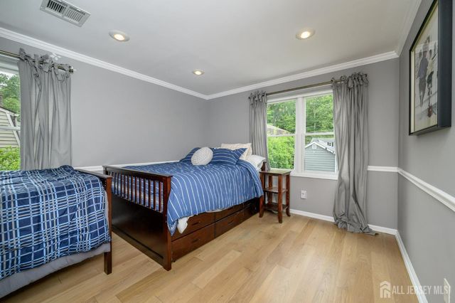 307 Squaw Trail, Hopatcong, NJ 07821