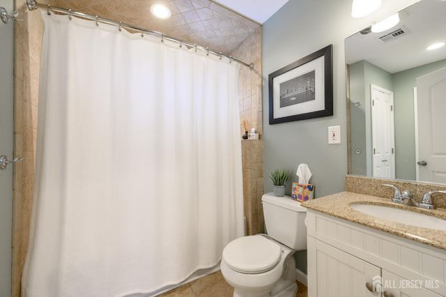 307 Squaw Trail, Hopatcong, NJ 07821