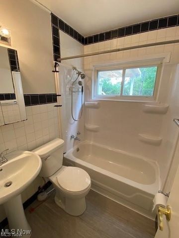 1612 Denison Avenue NW, Warren, OH 44485