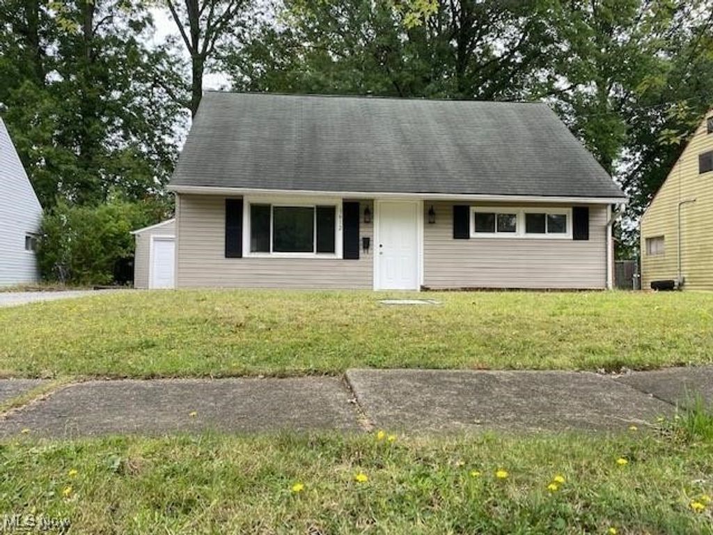 1612 Denison Avenue NW, Warren, OH 44485