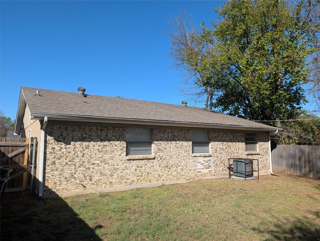 5124 Sears Drive, Fort Worth, TX 76105