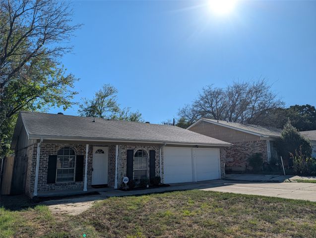 5124 Sears Drive, Fort Worth, TX 76105
