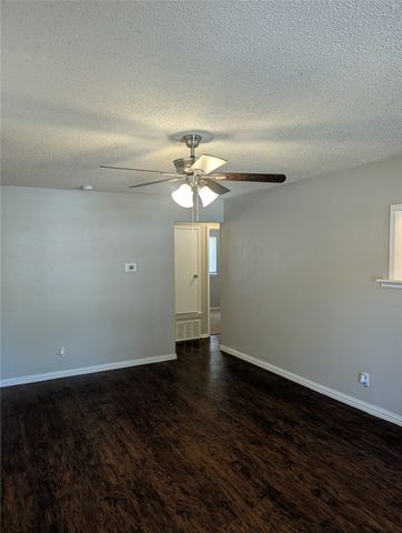 5124 Sears Drive, Fort Worth, TX 76105