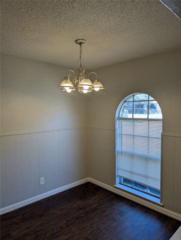 5124 Sears Drive, Fort Worth, TX 76105