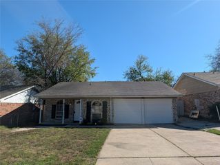 5124 Sears Drive, Fort Worth, TX 76105