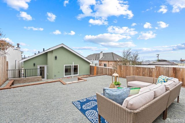 1137 Hanover Street, Daly City, CA 94014
