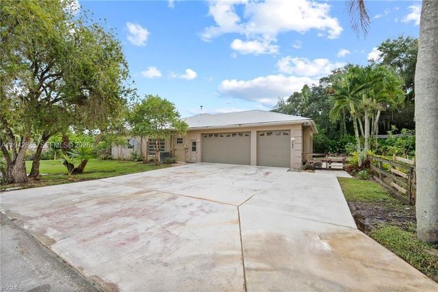 1981 Carbonata Drive, Other City - In The State Of Florida, FL 33920