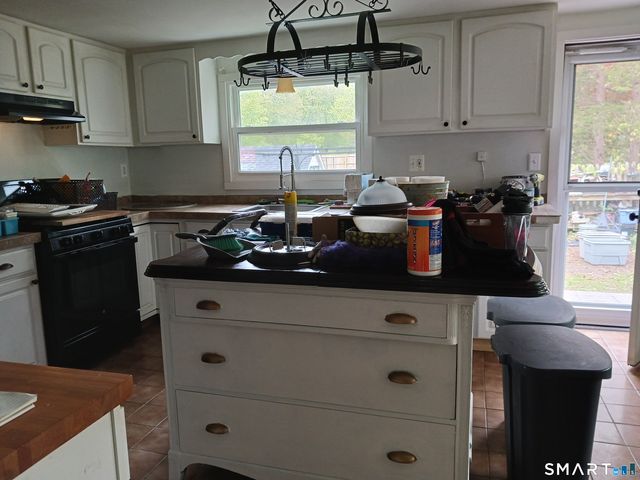 3 Vinegar Hill Road, Ledyard, CT 06335