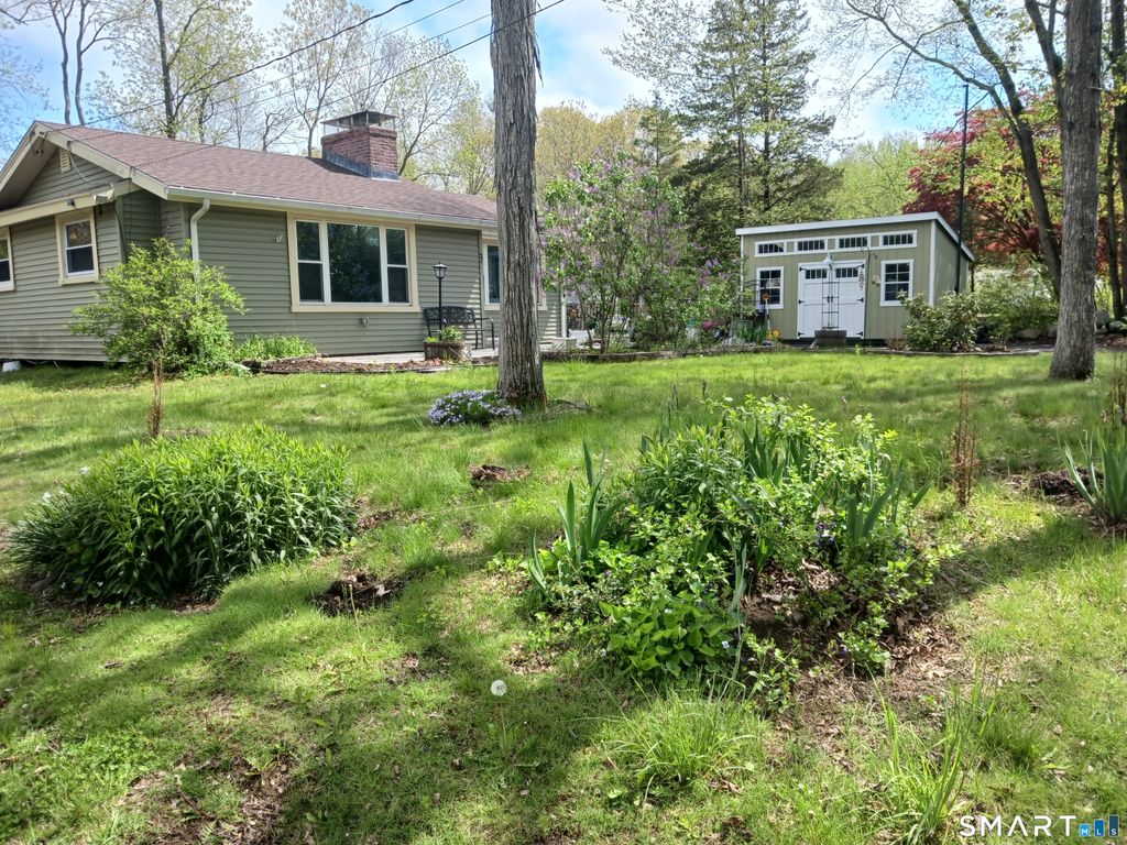 3 Vinegar Hill Road, Ledyard, CT 06335