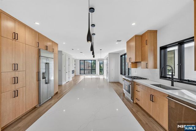 504 2nd Street A, Palisades Park, NJ 07650