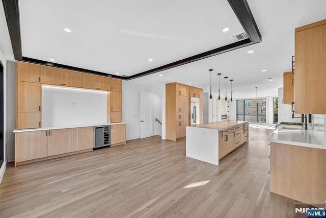 504 2nd Street A, Palisades Park, NJ 07650