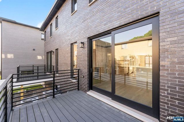 504 2nd Street A, Palisades Park, NJ 07650