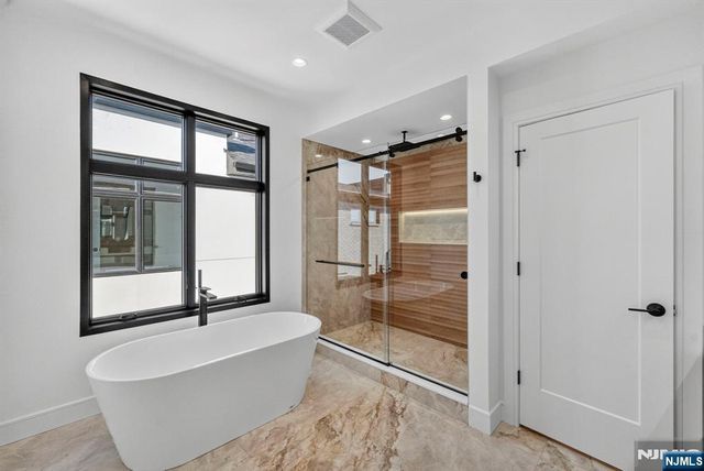 504 2nd Street A, Palisades Park, NJ 07650