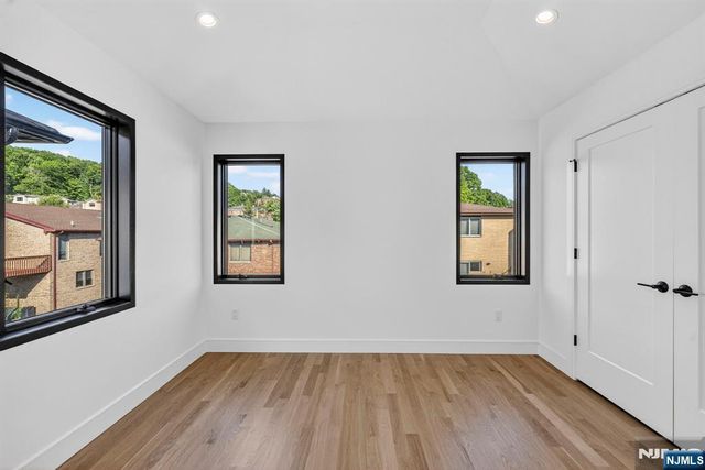 504 2nd Street A, Palisades Park, NJ 07650