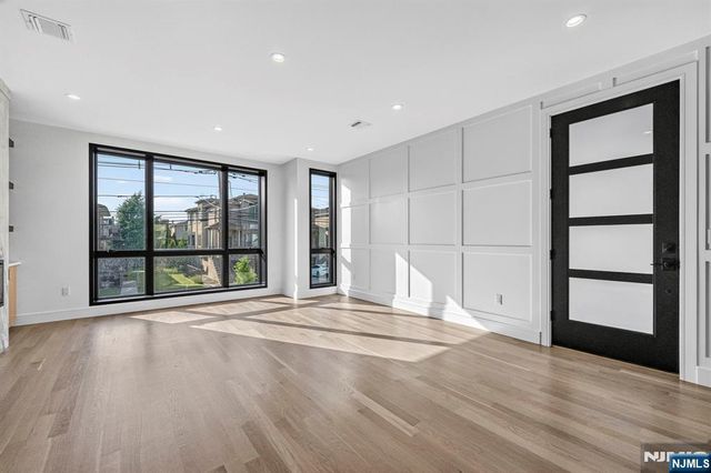 504 2nd Street A, Palisades Park, NJ 07650