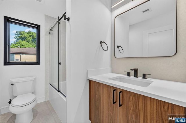 504 2nd Street A, Palisades Park, NJ 07650