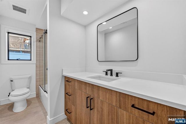 504 2nd Street A, Palisades Park, NJ 07650