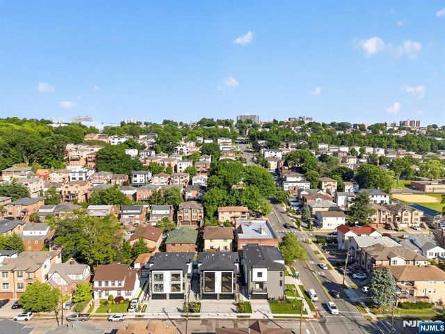 504 2nd Street A, Palisades Park, NJ 07650