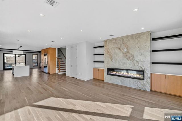 504 2nd Street A, Palisades Park, NJ 07650