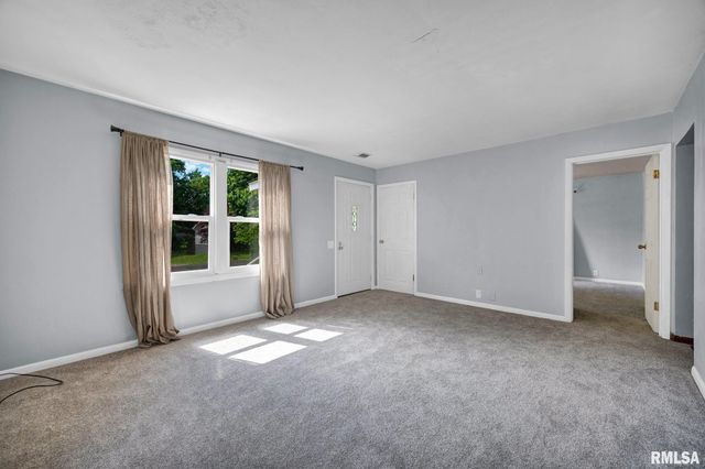 307 WAGNER Street, Washington, IL 61571