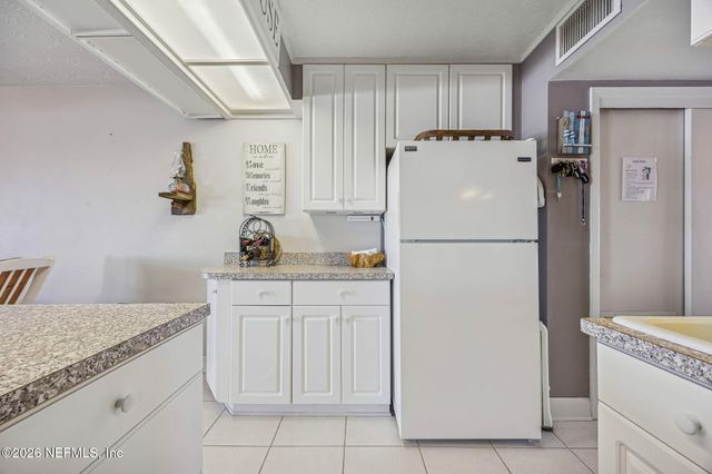 811 1ST Street S 10, Jacksonville Beach, FL 32250